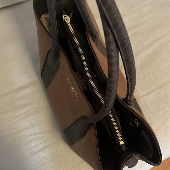 MICHAEL MICHAEL KORS LARGE TOTE - Picture 7 of 11